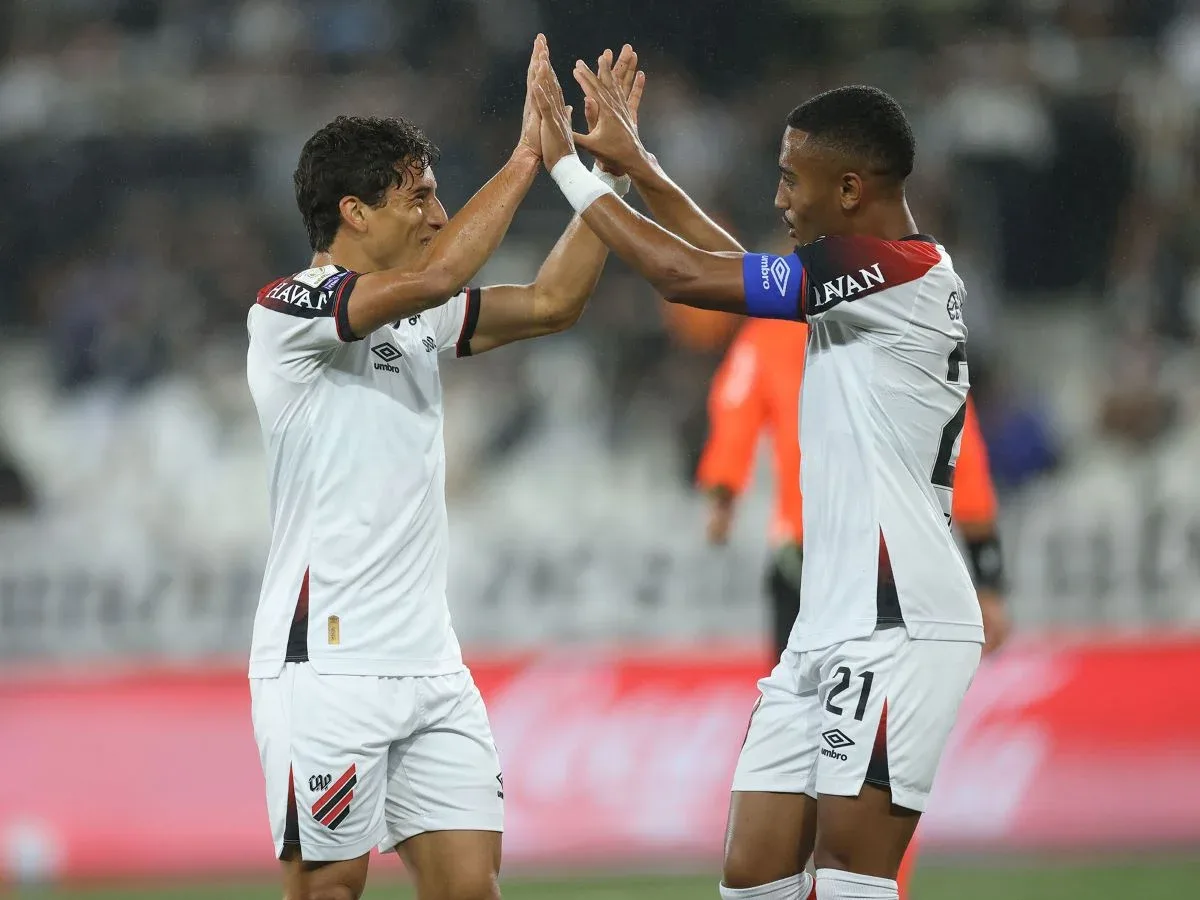 Furacão vence o Botafogo por 3 a 2 e encosta na vice-liderança do Brasileirão