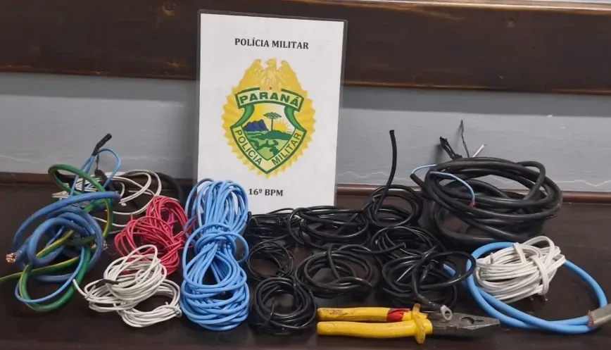 Dois menores são apreendidos com fios de cobre e ferramentas após suspeita de furto em Guarapuava