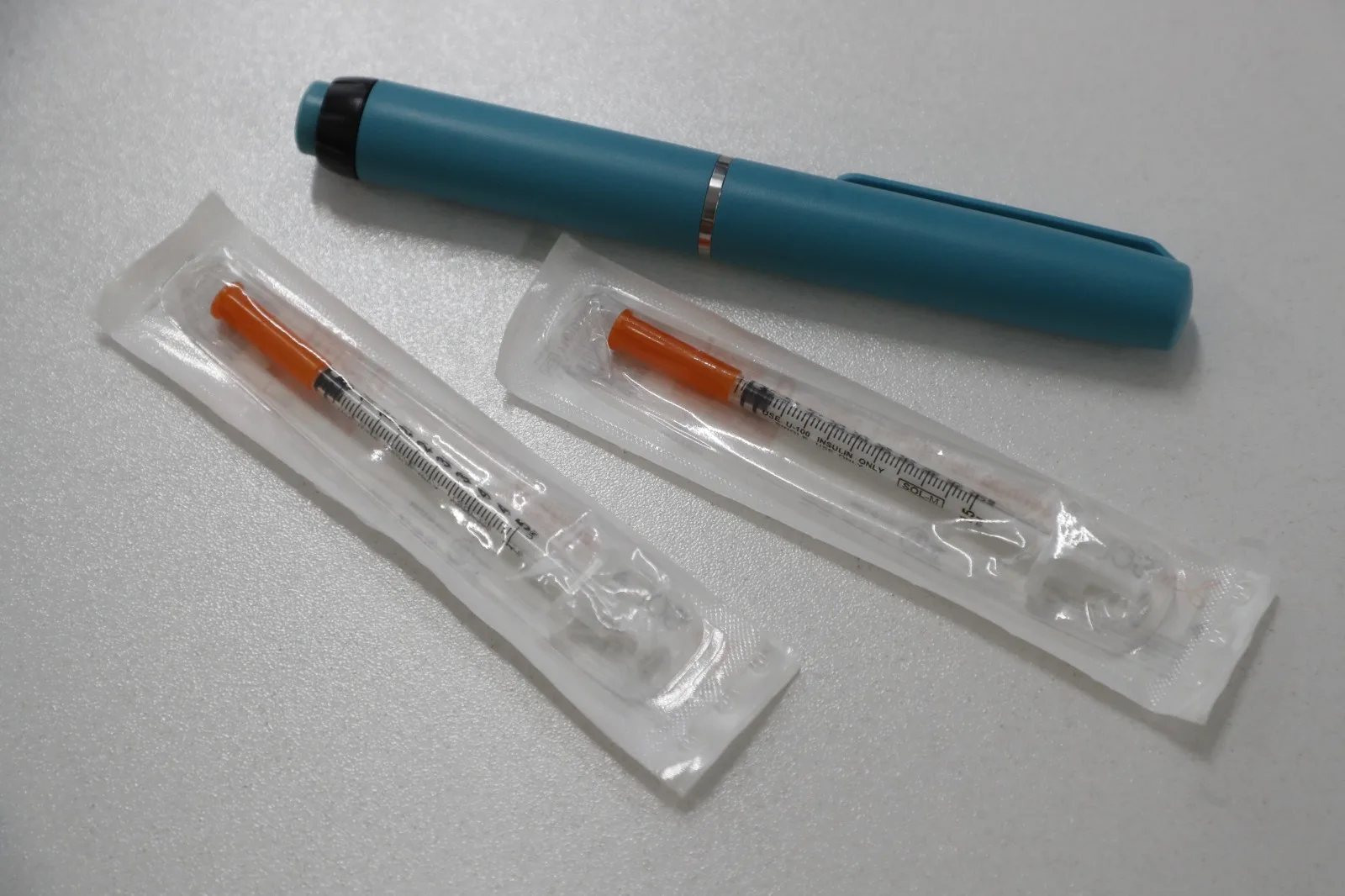 Prefeitura orienta população a descarte correto de agulhas e medicamentos vencidos