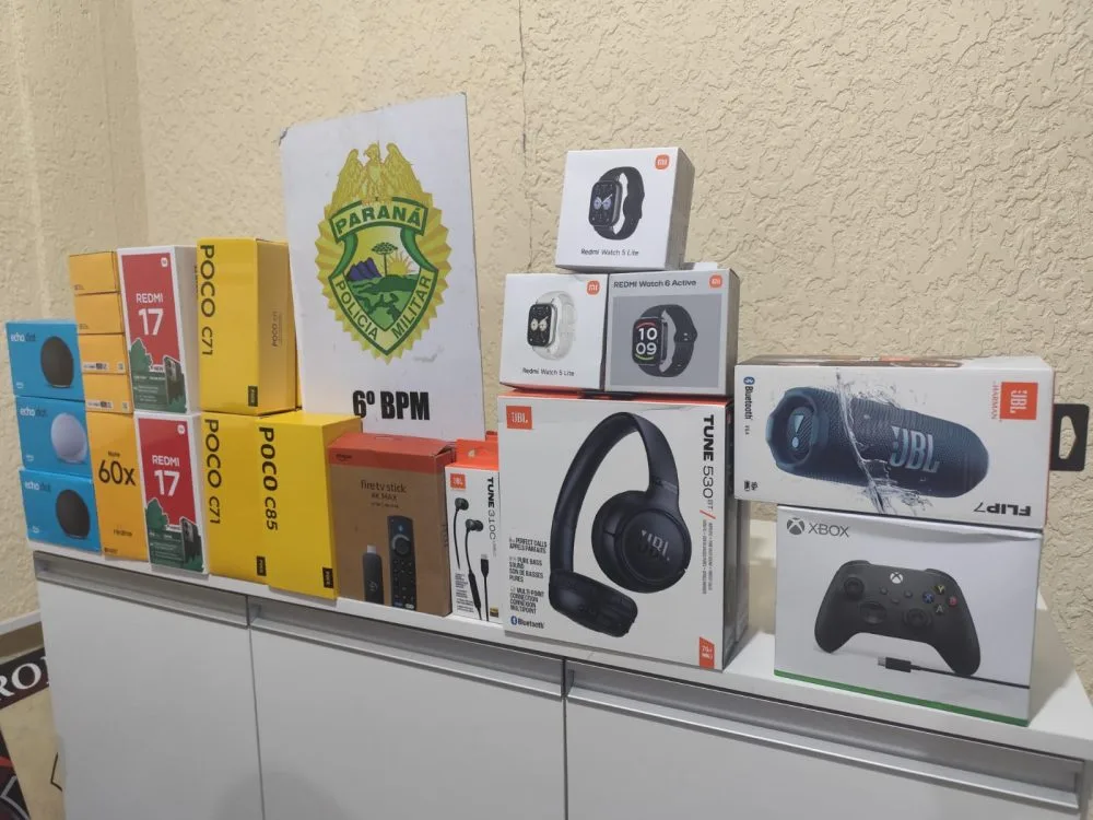 PM apreende celulares, medicamentos e perfumes de origem estrangeira em ônibus na rodoviária de Medianeira