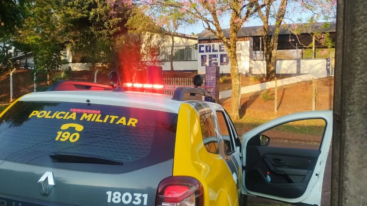 PM realiza policiamento preventivo em colégio após alerta sobre possível briga entre alunas em Cascavel