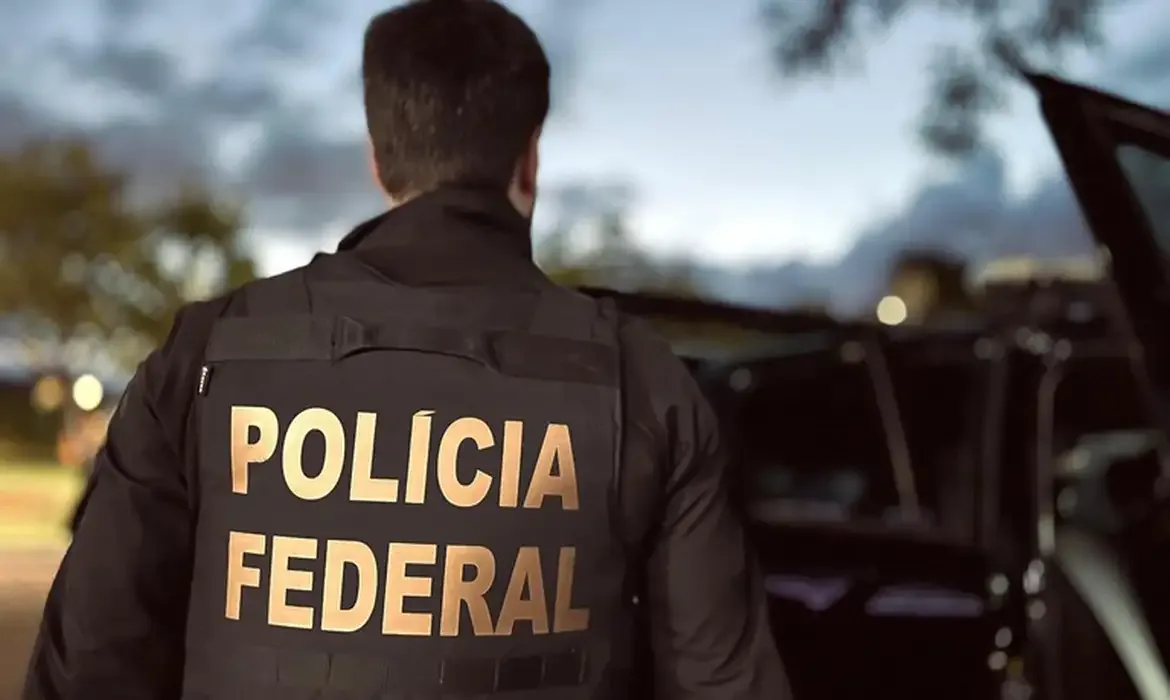 Polícia Federal faz operação contra lavagem de dinheiro de bets
