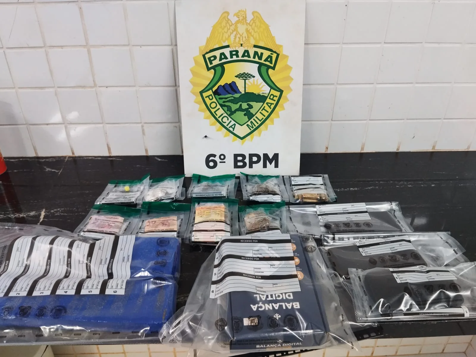 Choque apreende mais de 1 kg de drogas e prende três durante operação contra tráfico em Cascavel