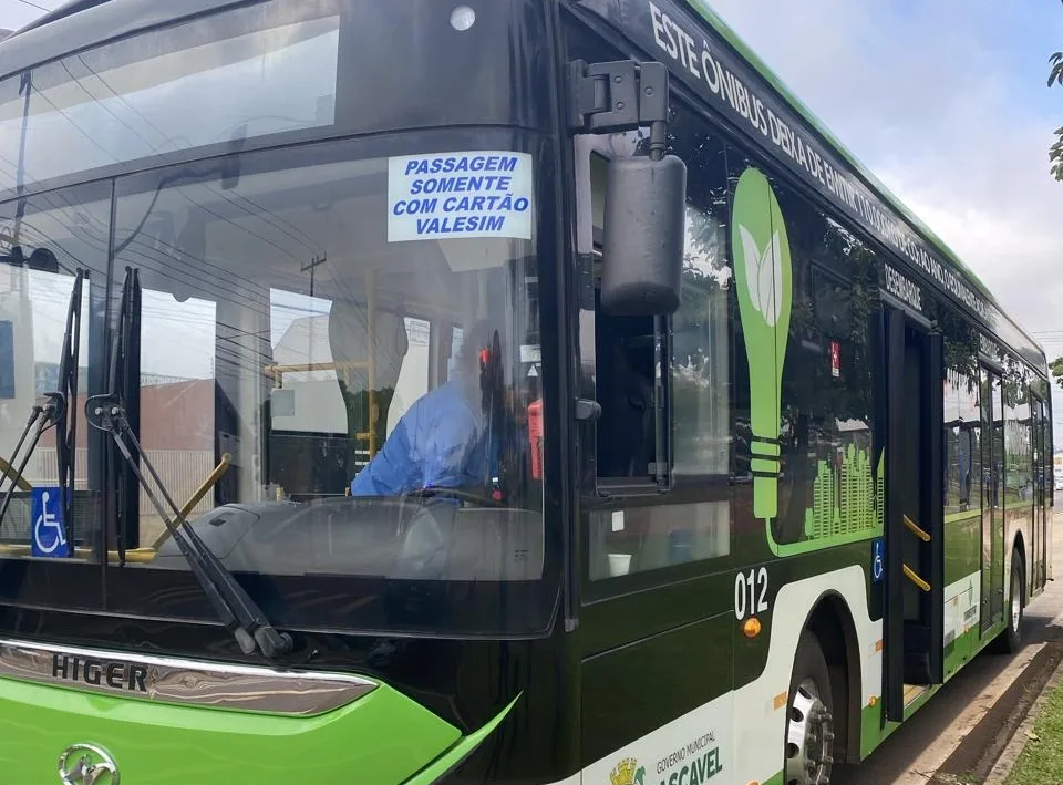 Passageiro é preso após ameaçar motorista de ônibus em Cascavel