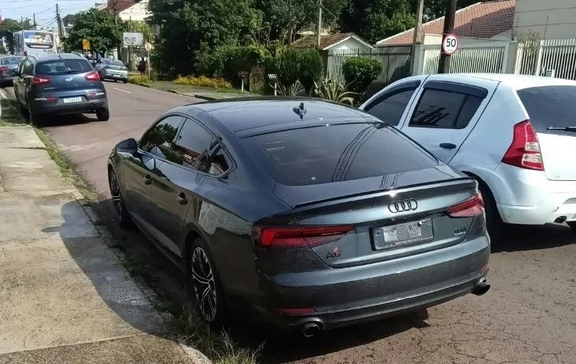Audi A4 com R$ 20 mil em débitos é apreendido pela PM
