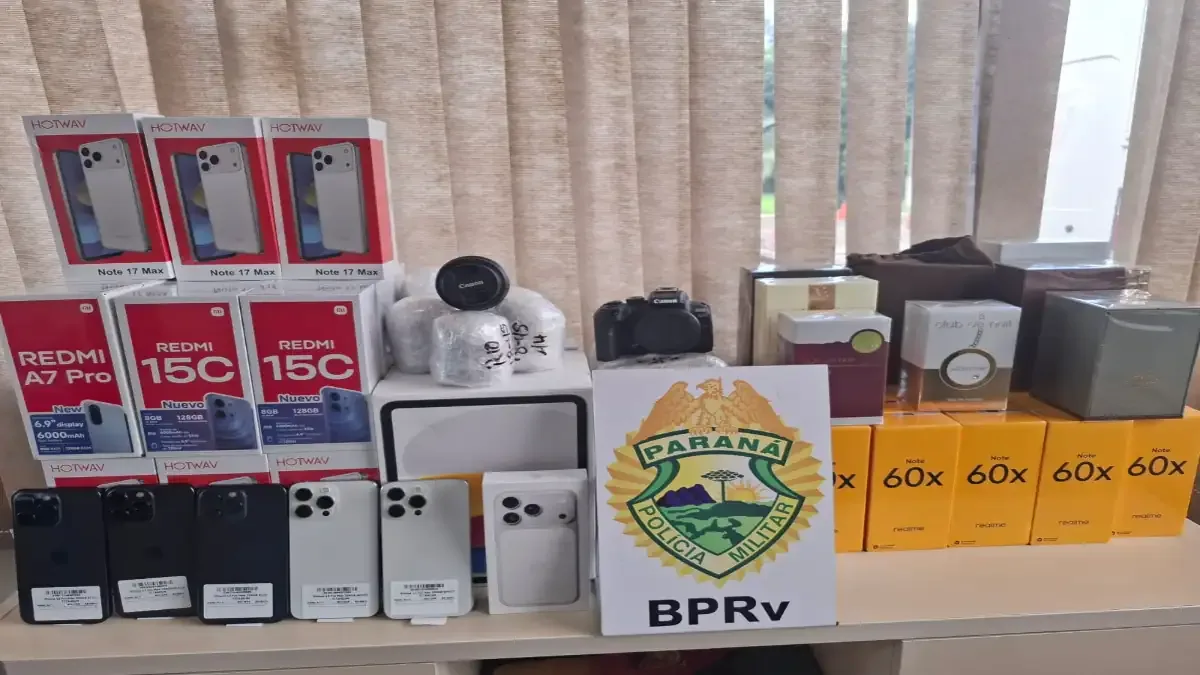PRv apreende 58 celulares e mercadorias avaliadas em R$ 120 mil em ônibus em Goioerê