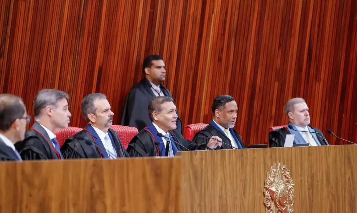 TSE anula votos de Garotinho, e Ruas vence governo do Rio no 1º turno