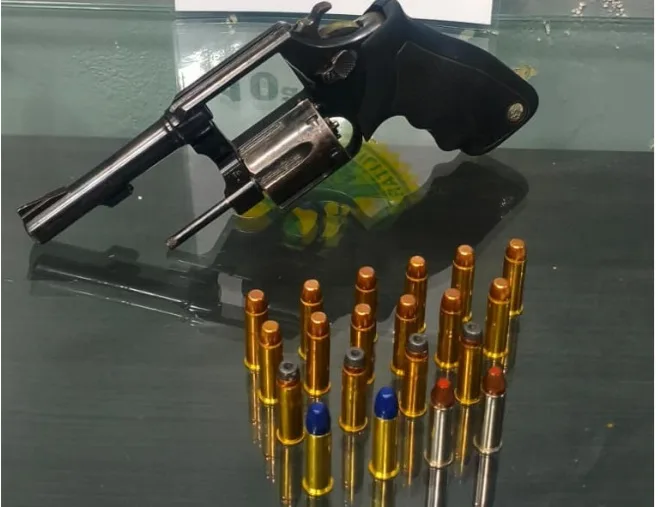 Homem é preso com revólver calibre .38 durante abordagem em Cantagalo