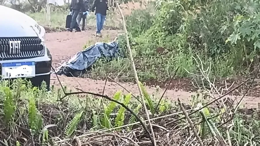 Homem é encontrado morto em via pública no Centro de Cantagalo