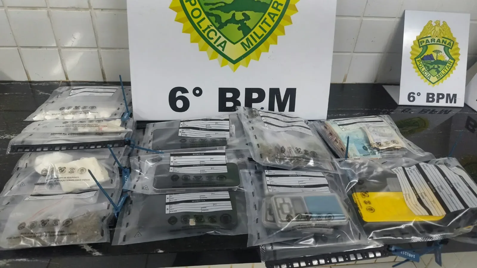 Choque prende mulher e homem por tráfico de drogas no bairro Interlagos, em Cascavel