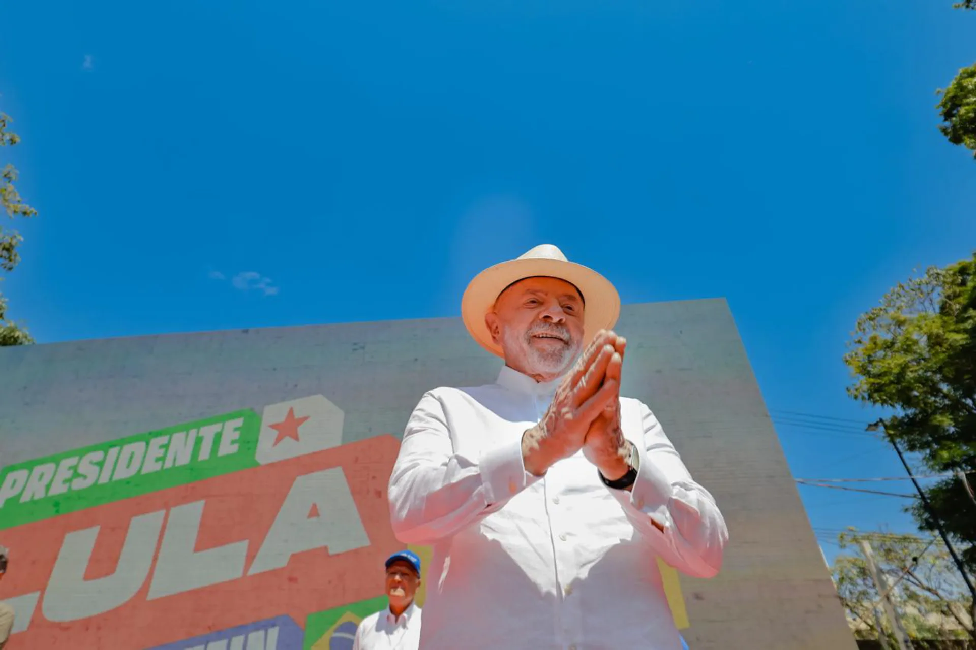 Lula é reeleito presidente do Brasil e conquista quarto mandato após virada histórica nas urnas