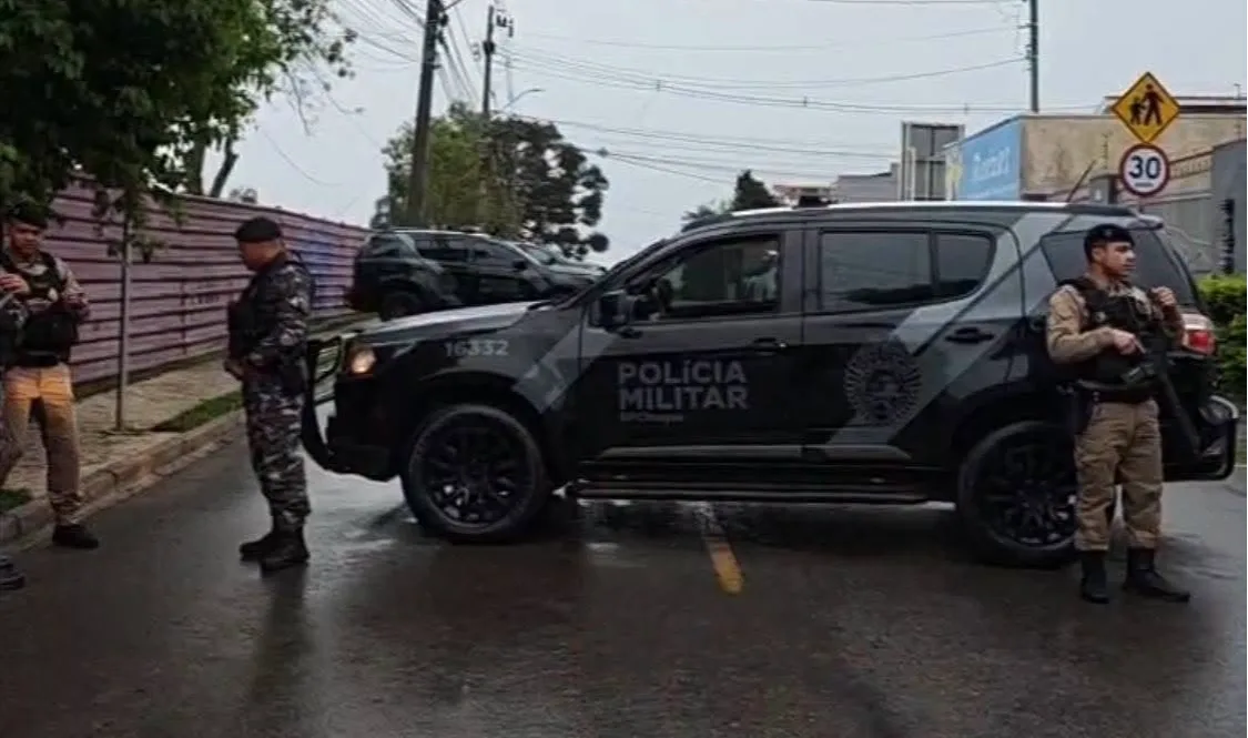 Homem que invadiu CMEI e fez crianças reféns é morto pela polícia