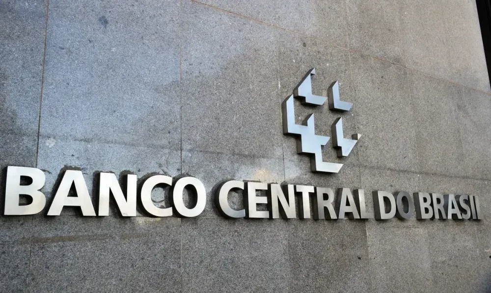Mercado financeiro reduz previsão da inflação para 5% este ano