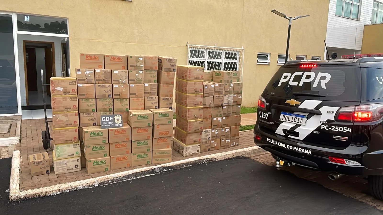 Polícia Civil apreende materiais hospitalares desviados de hospital de Cascavel
