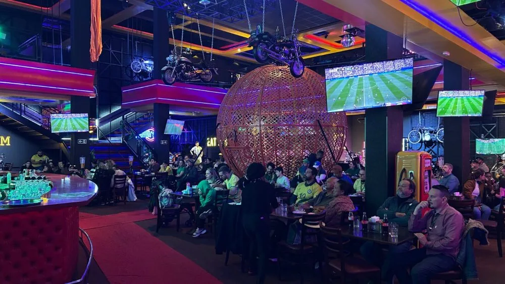 Dreams Motor Show transmite final da Copa do Mundo entre Argentina e Espanha no maior telão de Foz