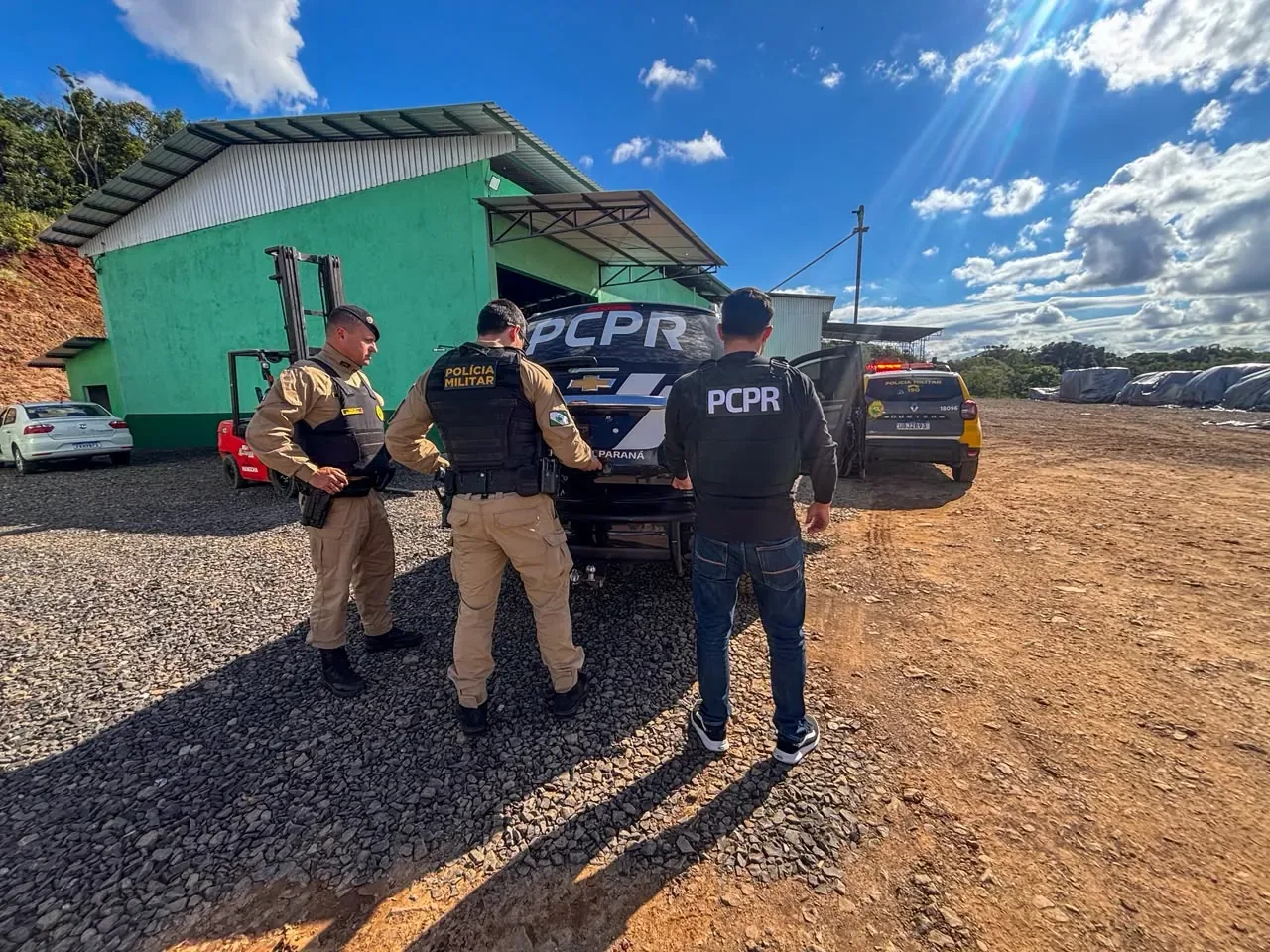 Ação integrada prende dois homens por violência doméstica, contrabando e descaminho em Cantagalo e Virmond