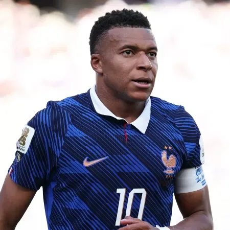 Jovem de 18 anos é suspeito de planejar sequestro de Mbappé e ataques contra celebridades