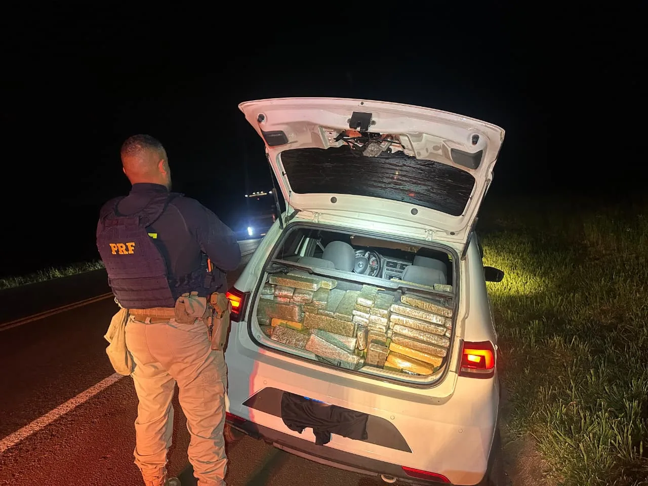 PRF apreende quase 300 kg de maconha em Guarapuava