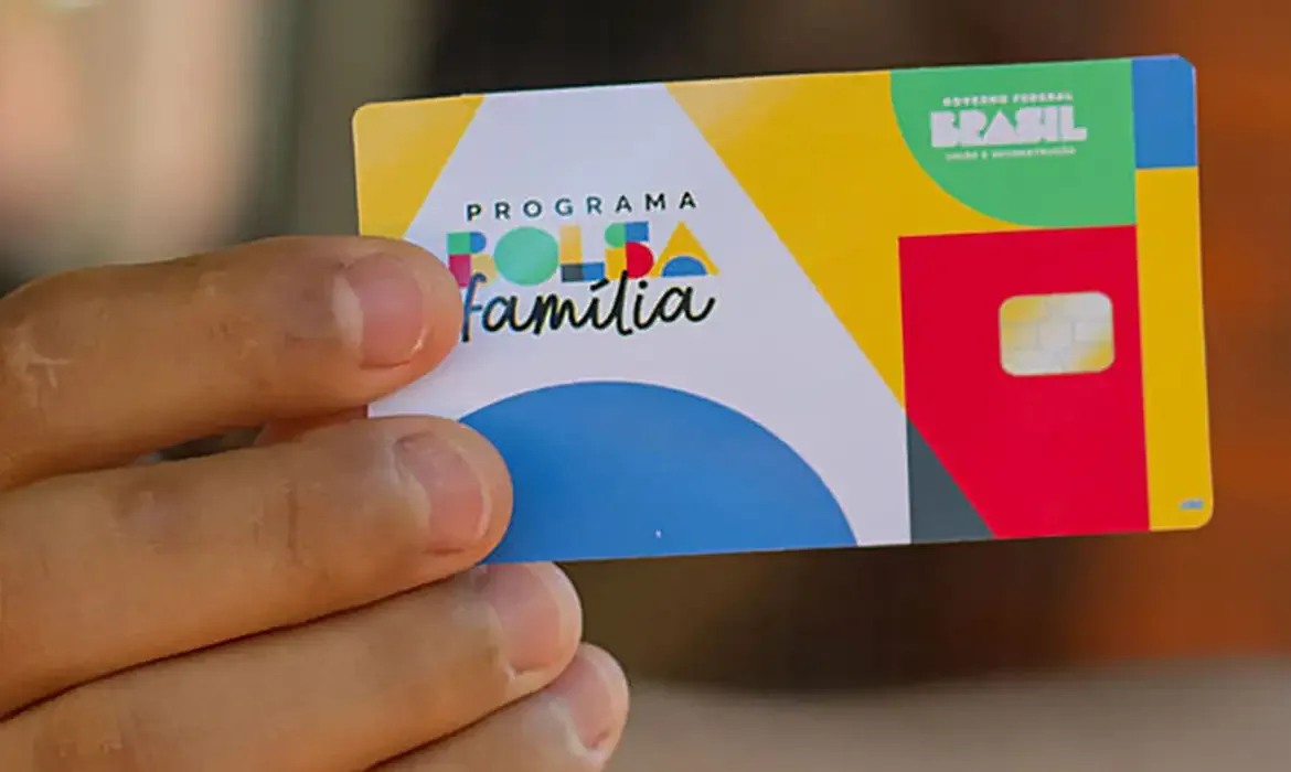 Beneficiários com NIS de final 2 recebem Bolsa Família de outubro