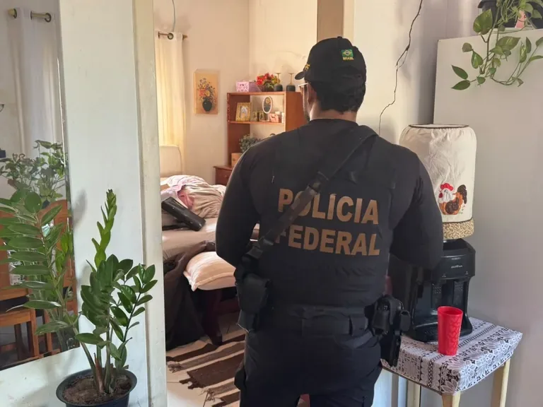 PF investiga esquema de migração ilegal de brasileiros para os EUA