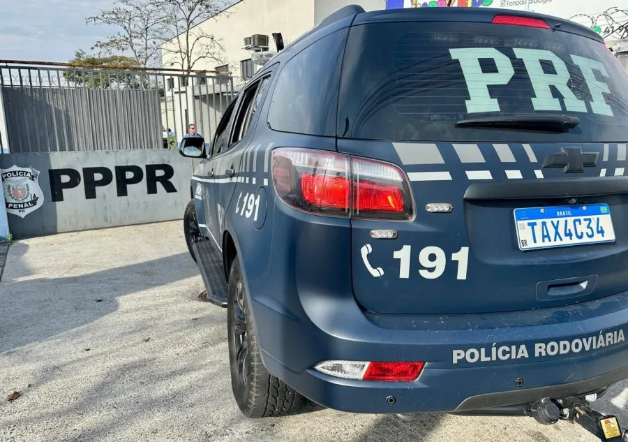 PRF cumpre mandado de prisão por estupro de vulnerável durante fiscalização na BR-116, em Colombo (PR)