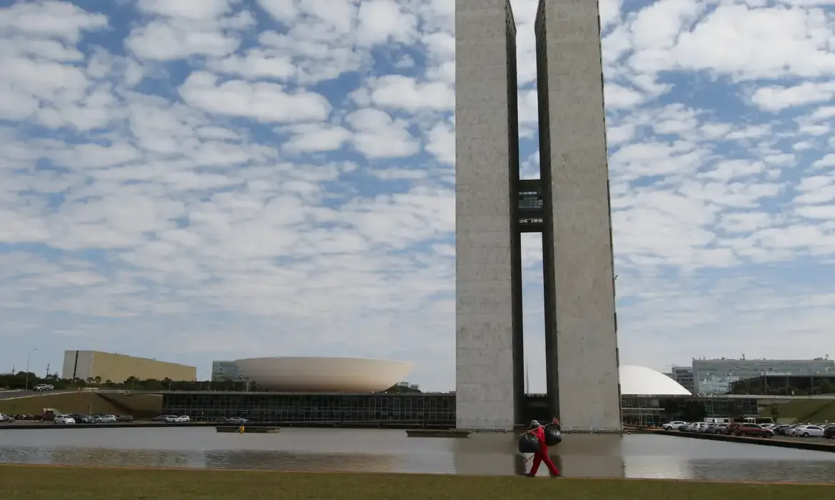 Congresso mais conservador deve mudar agenda, diz professor