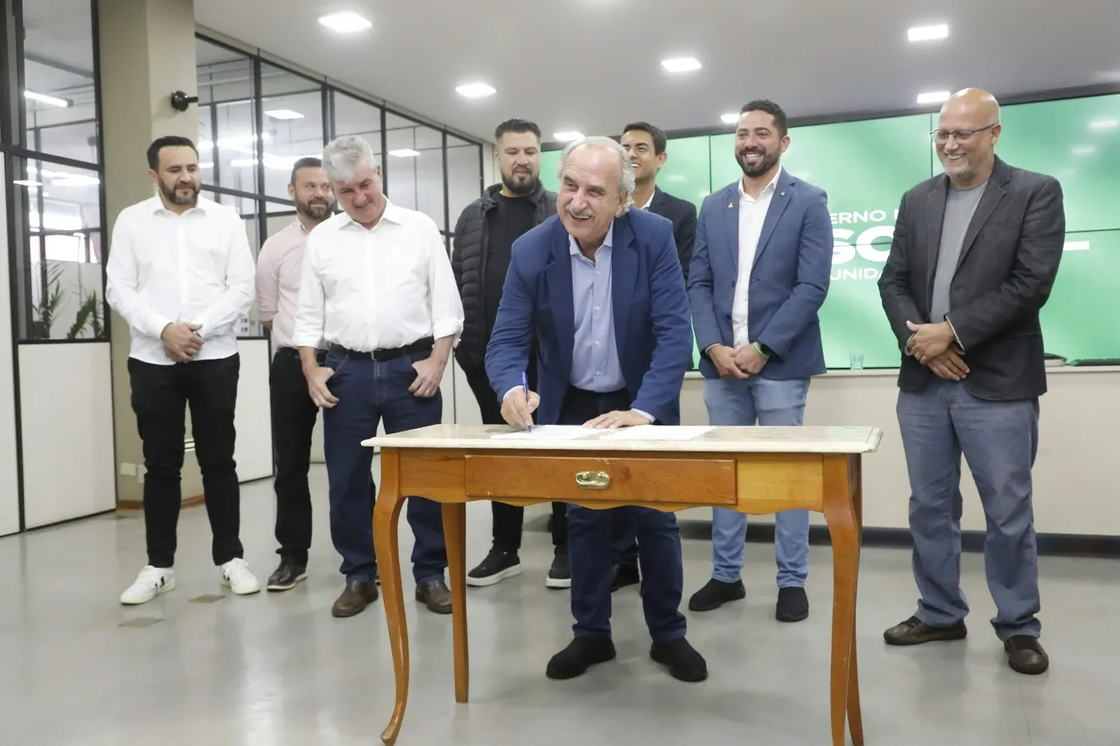 Prefeitura autoriza reperfilamento de 700 quadras e pavimentação em Juvinópolis