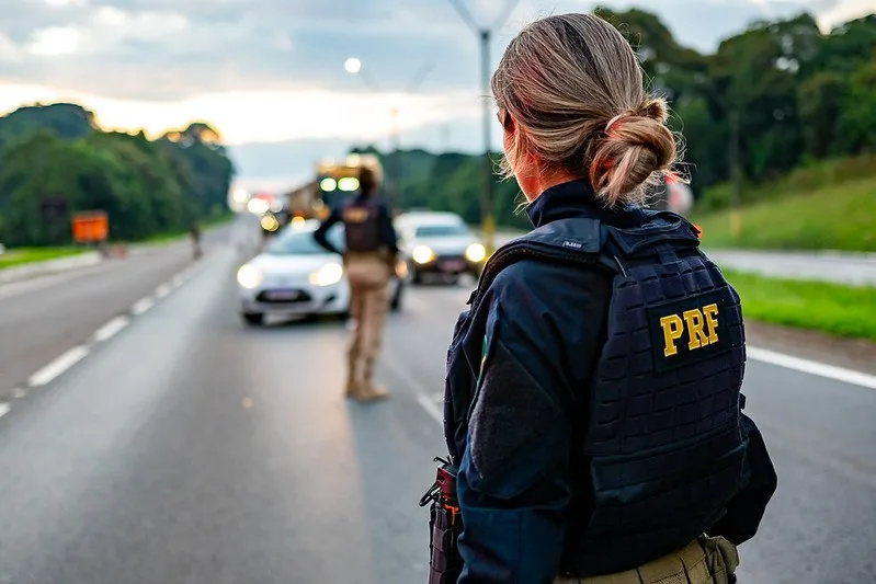 PRF realiza Operação Finados 2026 nas rodovias federais do Paraná