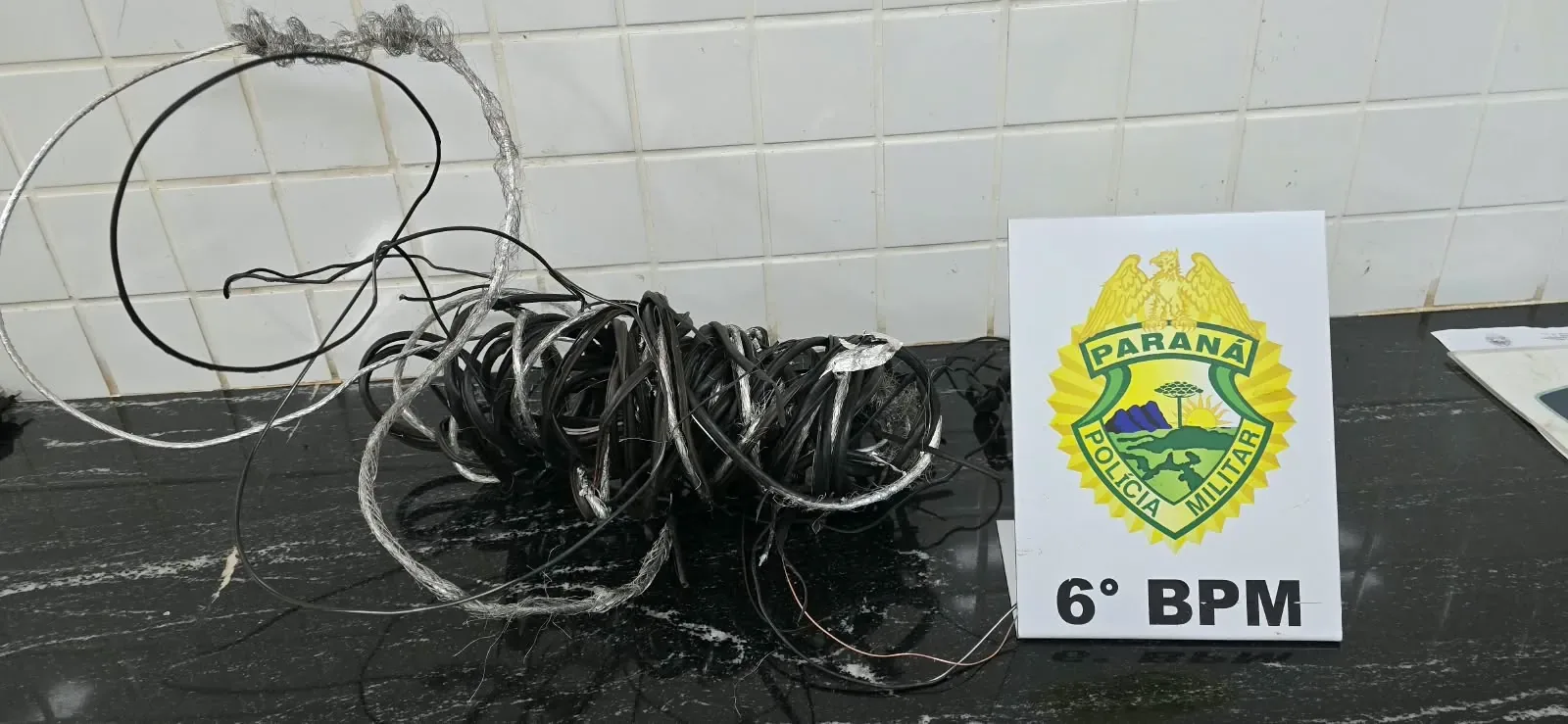 Homem é preso com fios de cobre durante abordagem da PM em Cascavel