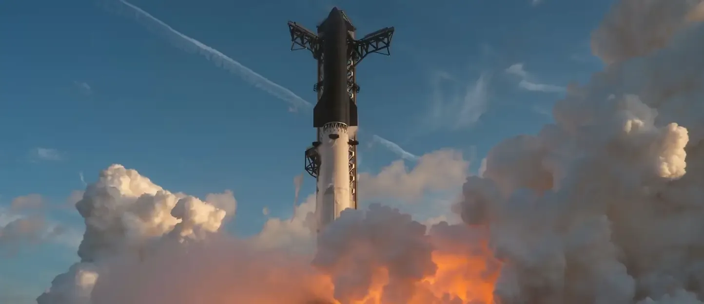 Starship alcança a órbita pela primeira vez e coloca 26 satélites Starlink em operação