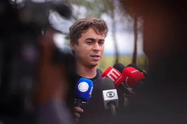 Nikolas compara vínculos com Vorcaro e diz: “Não dá para colocar todos no mesmo bolo”