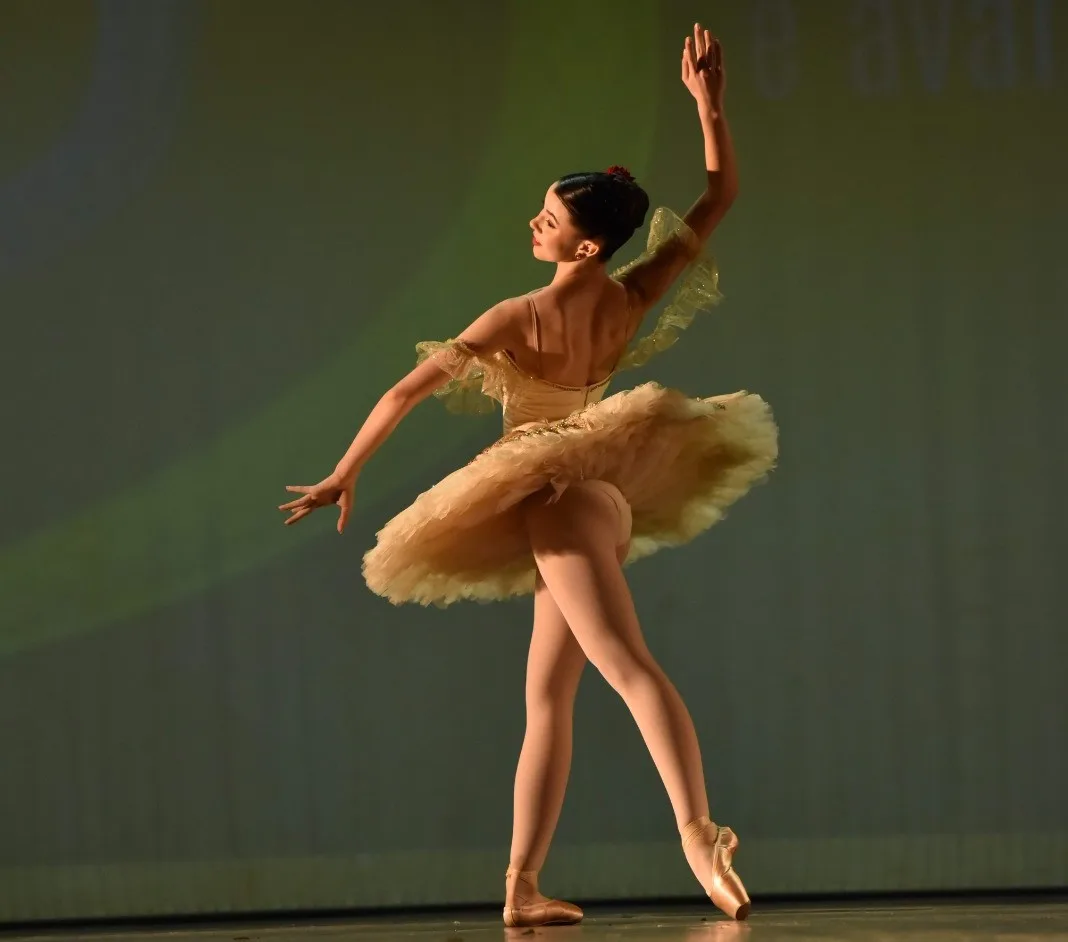 Festival de Dança leva jovens bailarinos ao palco em dois dias de Mostra Junior em Cascavel