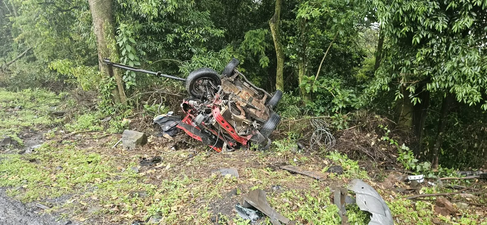 Três acidentes deixam feridos na BR-376 em Tibagi durante a manhã