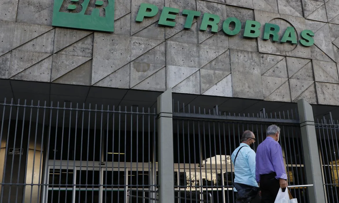 Petrobras anuncia descoberta de petróleo na Foz do Amazonas