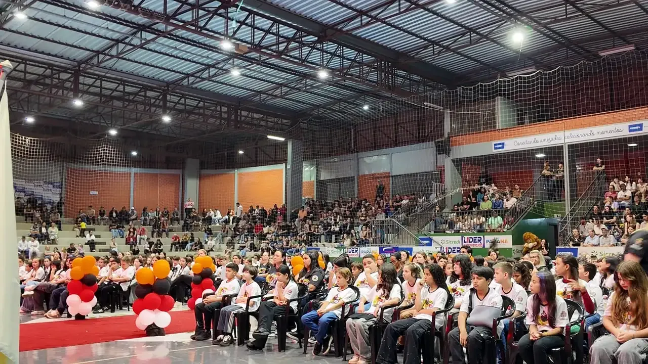 Mais de 480 alunos participam da formatura do Proerd em Corbélia